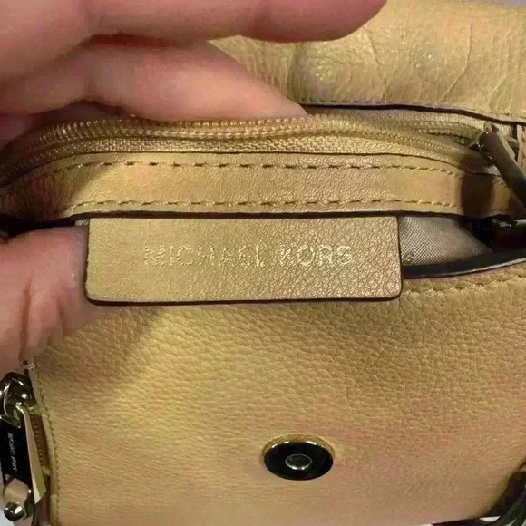 Michael Kors Evie Shoulder Bag Butternut Neutral Beige Fall Capsule Everyday - Picture 16 of 17